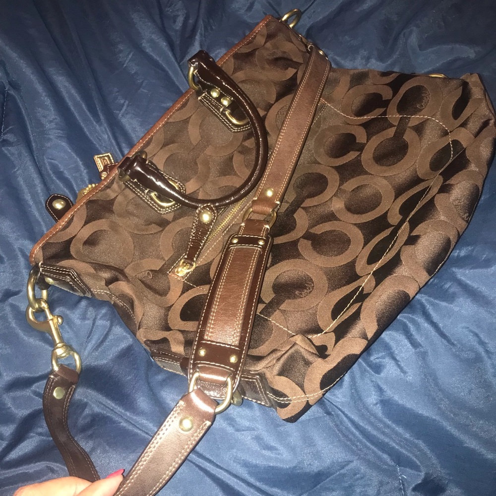 Brown coach purse - Picture 7 of 10